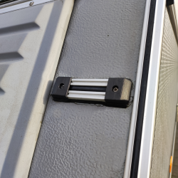 End cap for caravan piping strip suitable for KIP